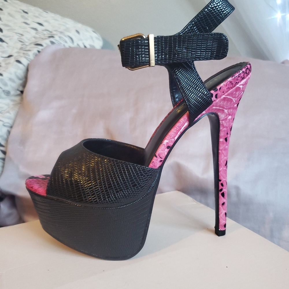 Shoedazzle Vera Black/Pink Snakeskin Platform Heels Size 9.5